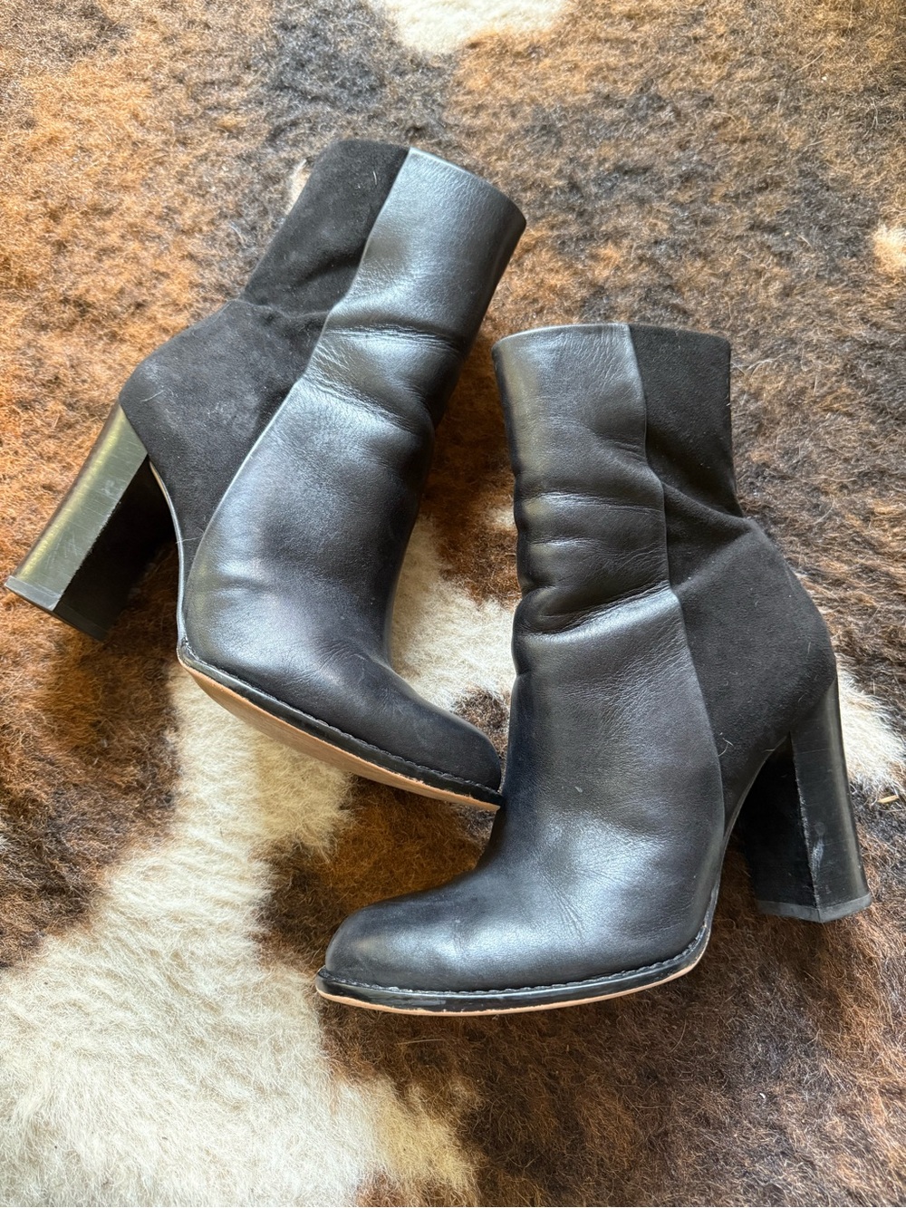 Sam Edelman 50/50 ankle bootie suede leather chunky heel zip closure